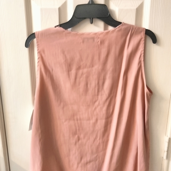 Liz Claiborne, Sleeveless blouse, Size: Medium, Color: Rose Dawn. - Picture 3 of 4